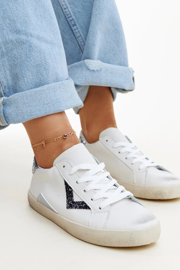 Sneakers bianche con effetto "usura" Gombola 2