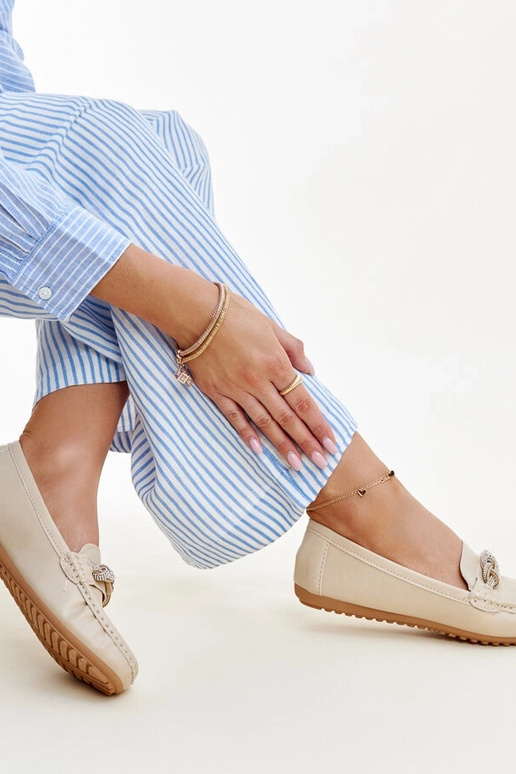 Mocassini beige decorati con zirconi...