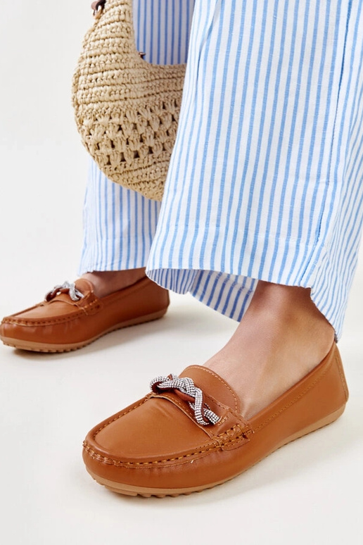 Mocassini marroni decorati con...