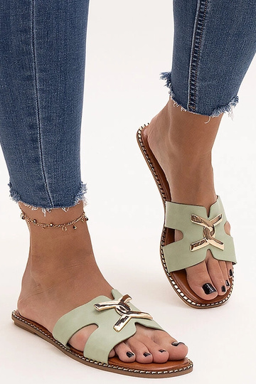 Infradito verdi con fibbia... 2