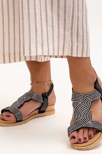 Sandali neri decorati con...