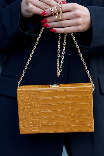 Borsa gialla "trunk" con catena Dratche