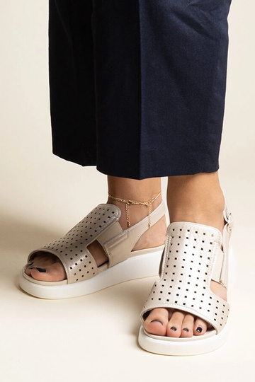 Sandali dorati con tomaia...