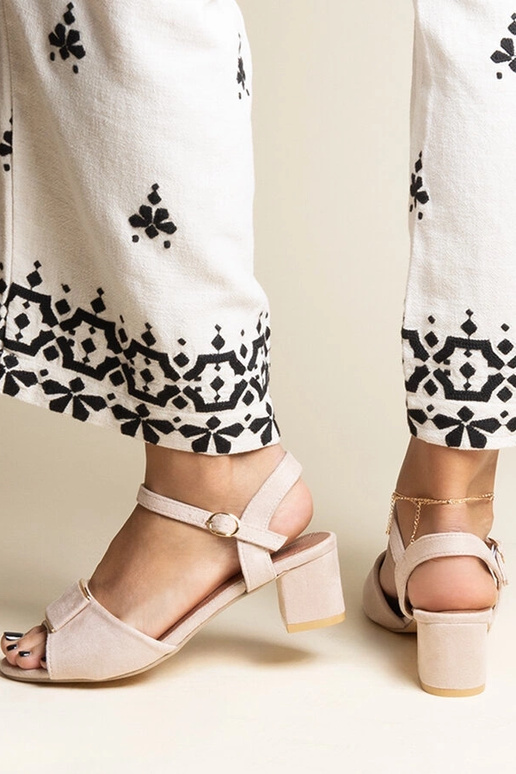 Sandali beige con tacco basso Frederica