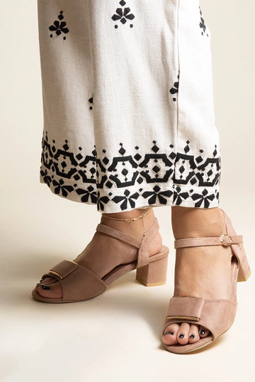 Sandali beige scuro con tacco basso Frederica