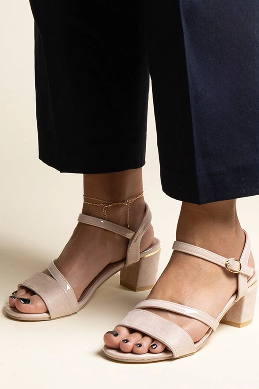 Sandali beige con combinazione di...