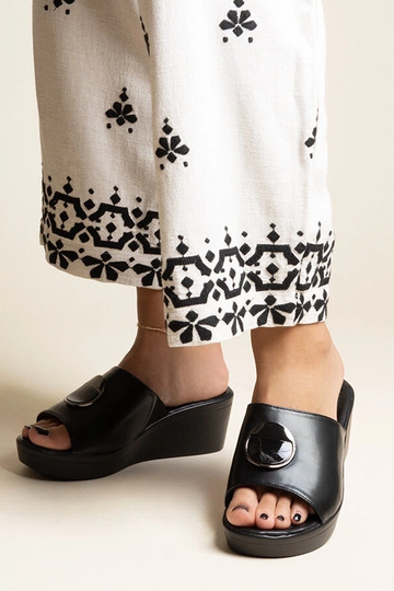 Sandali neri con zeppa e...