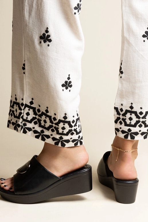 Sandali neri con zeppa e fibbia Keirenh