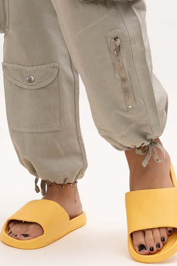 Infradito in schiuma gialla... 2