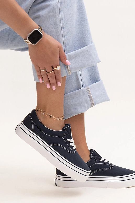 Sneakers blu navy con stelle grandi...