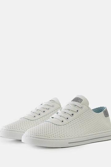 Sneakers bianche traforate...