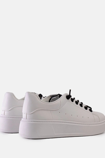 Sneakers bianche con spettacolare decorazione Asmait 2