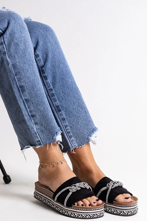 Infradito nere decorate con zirconi...