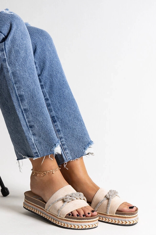 Infradito beige decorate con zirconi...