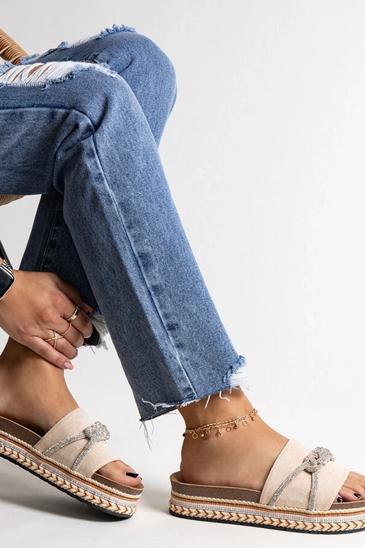 Infradito beige decorate con zirconi...