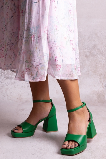 Sandali verdi con tacco a...