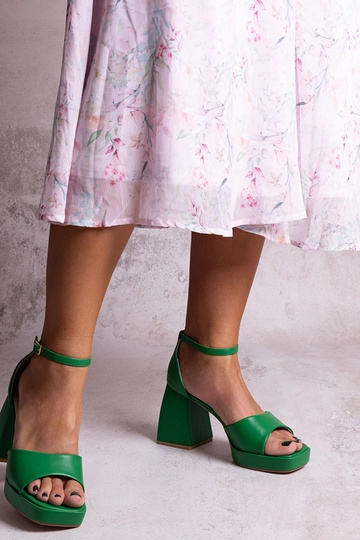 Sandali verdi con tacco a... 2