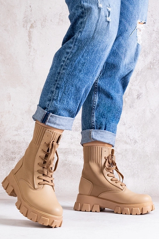 Stivaletti beige con gambale elastico...