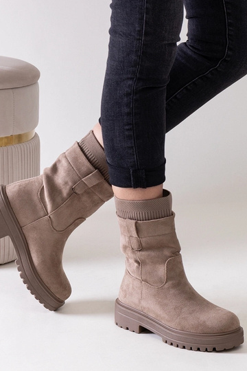 Stivaletti beige slip-on... 2