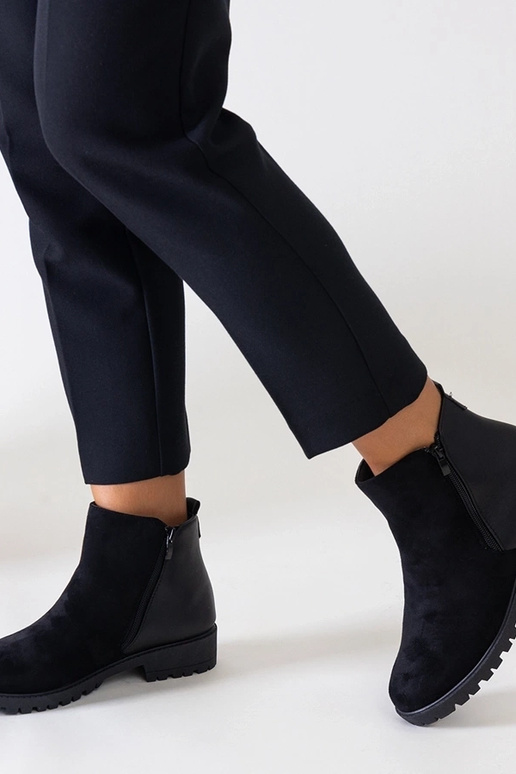 Stivali platform neri in scamosciato...