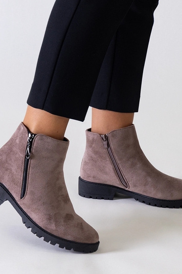 Stivaletti marroni con...