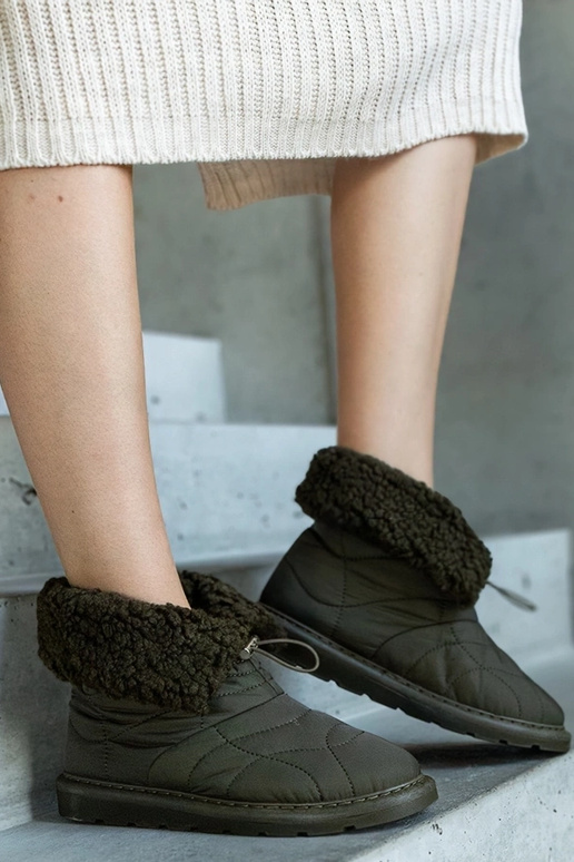 Stivali da neve isolati verdi con...