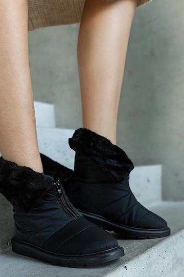 Scarponi neri imbottiti con...