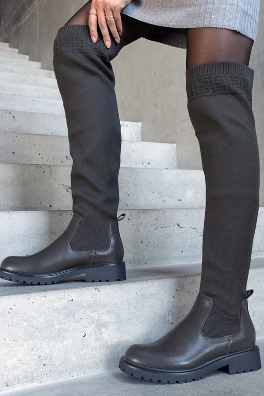 Stivali lunghi con gambale elastico...