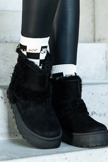 Stivali da neve in eco-suede nero con plateau decorato con pelliccia Peters 2