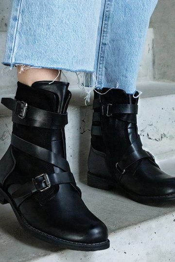 Botine nere imbottite con... 2