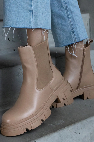 Stivaletti beige caldi con... 2