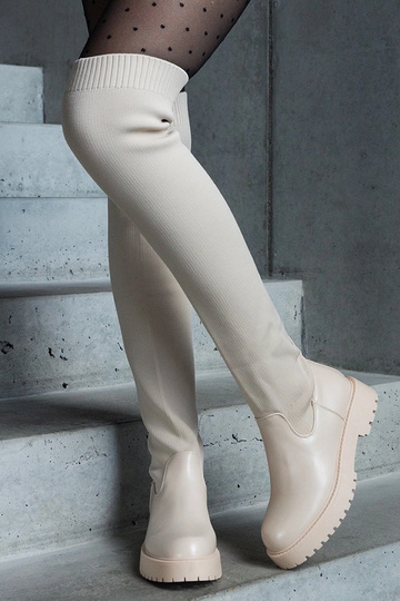 Stivali beige chiaro con... 2