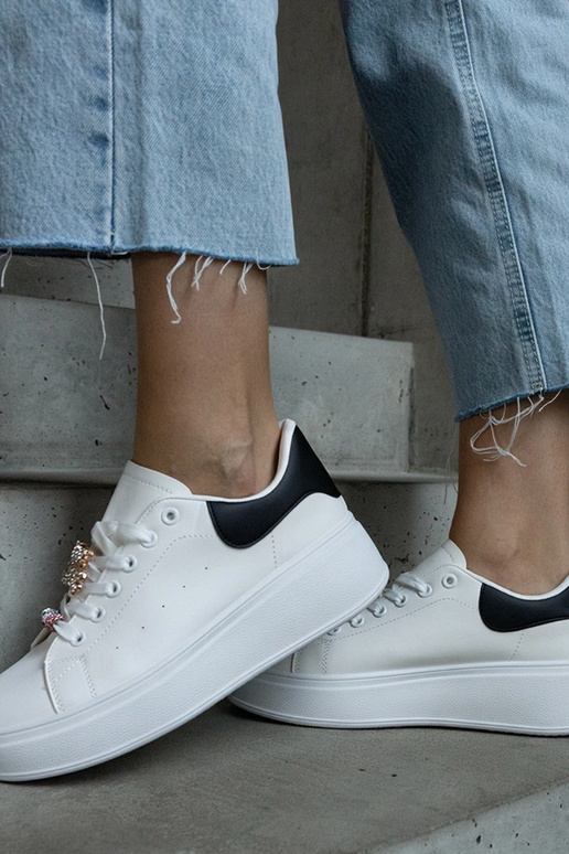 Sneakers bianche con plateau decorate...