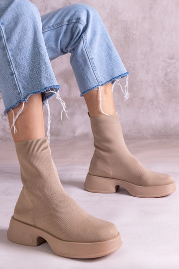 Stivaletti beige con... 2