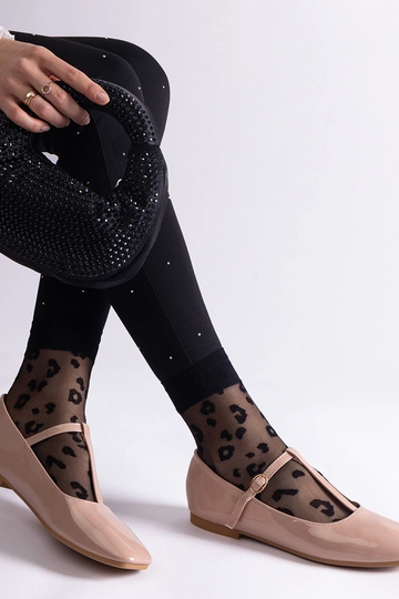 Ballerine in vernice beige con cinturino marsigliese 2