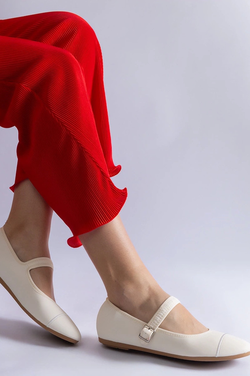 Ballerine bianche con finitura opaca...