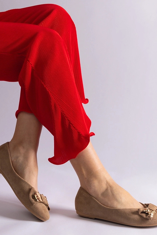 Ballerine marroni decorate con fiocco...