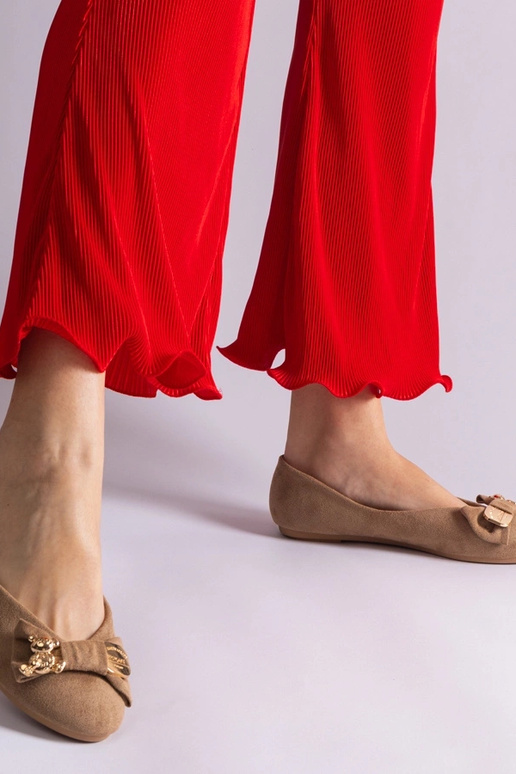 Ballerine marroni decorate con fiocco...