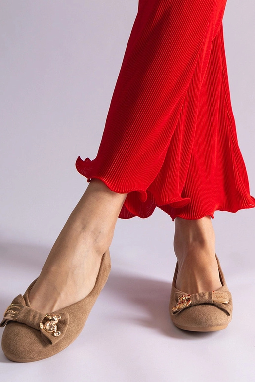 Ballerine marroni decorate con fiocco...