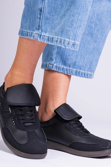 Scarpe sportive basse nere da donna con lacci Edelmira