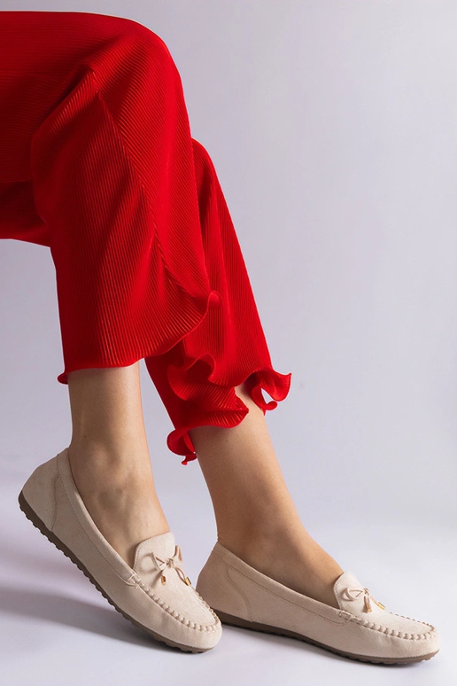 Mocassini in camoscio beige con...