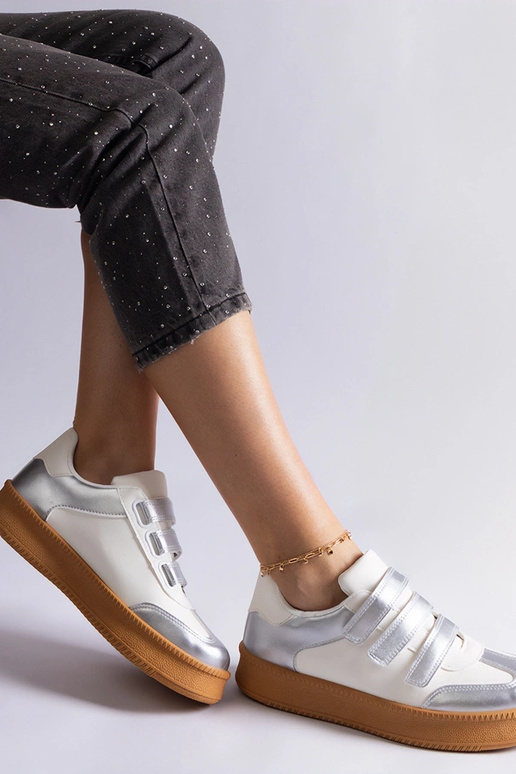 Sneakers argento con chiusura a...