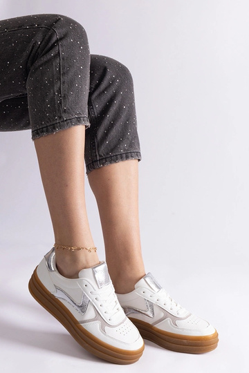 Sneakers bianche e argento con suola in gomma Quica
