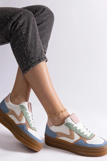 Sneakers blu con suola in... 2