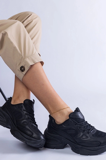 Sneakers nere con suola...