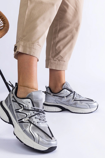 Sneakers da donna color argento con suola Colunga massiccia 2