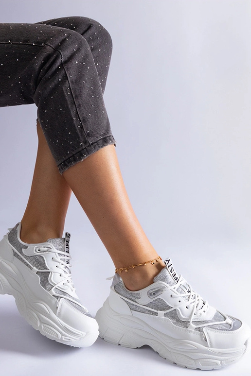 Sneakers bianche con inserti glitter...