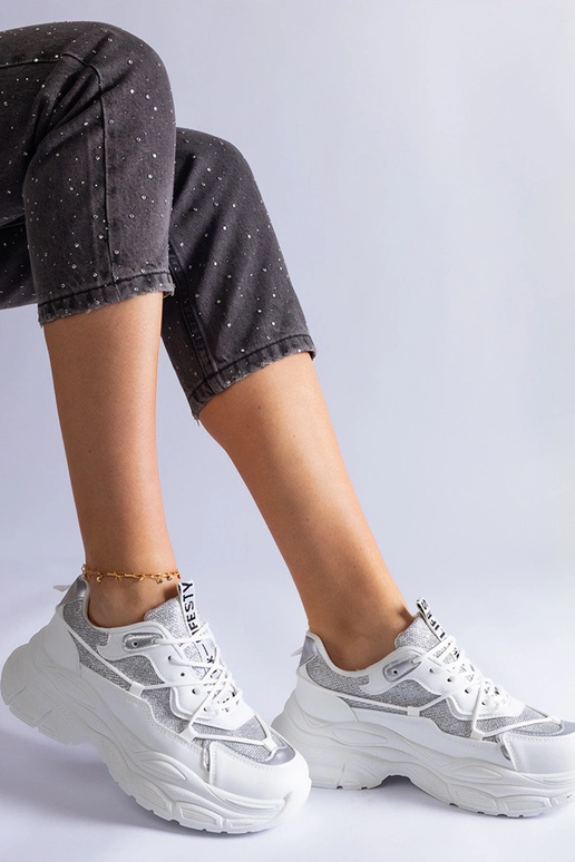 Sneakers bianche con inserti glitter...