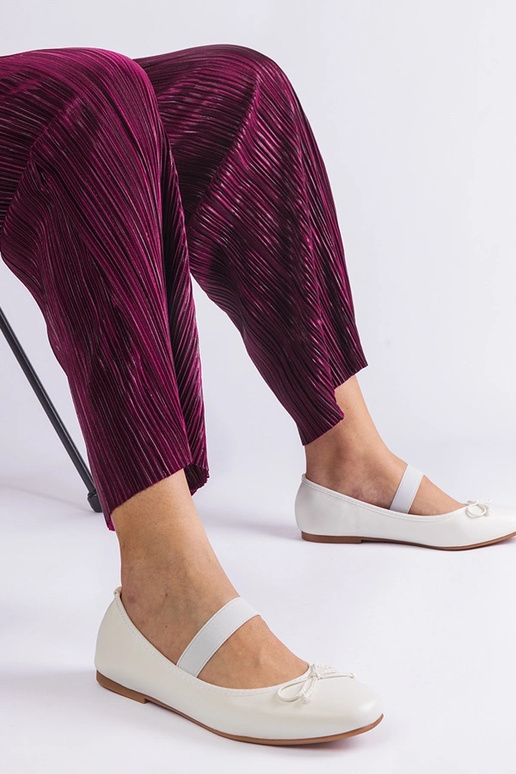 Ballerine bianche con elastico e...