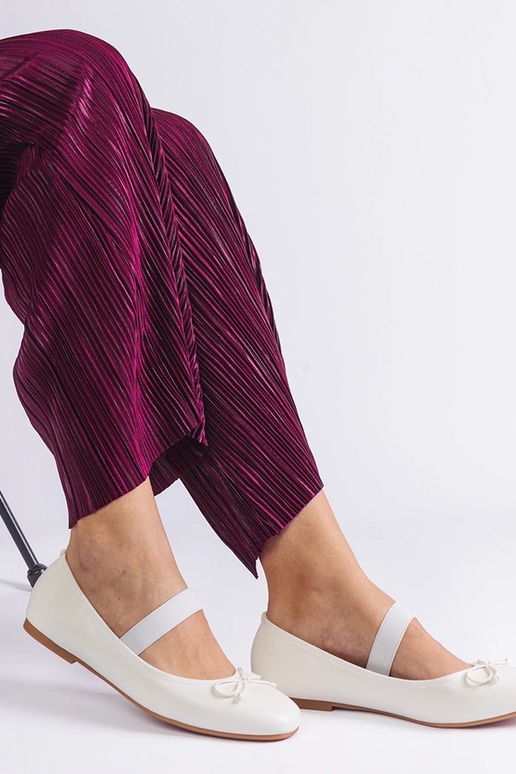 Ballerine bianche con elastico e...